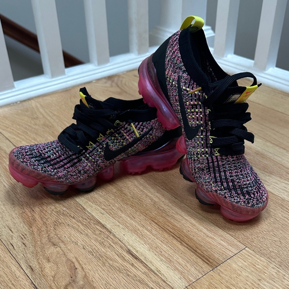 Nike Vipormax Women’s 6.5 Sneakers Black Pink Yellow Accents